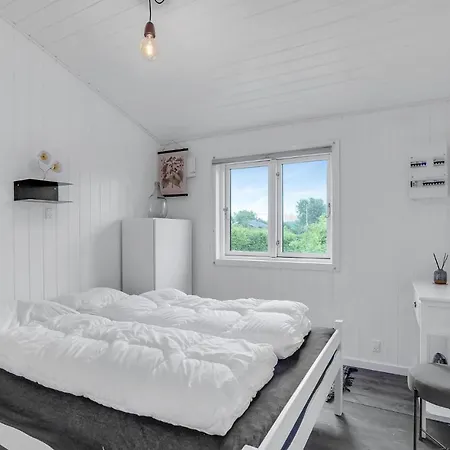 Amazing Home In Roslev With Wifi 로슬레우