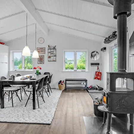 Amazing Home In Roslev With Wifi 로슬레우