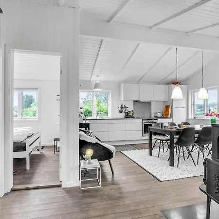 Amazing Home In Roslev With Wifi 펜션 로슬레우
